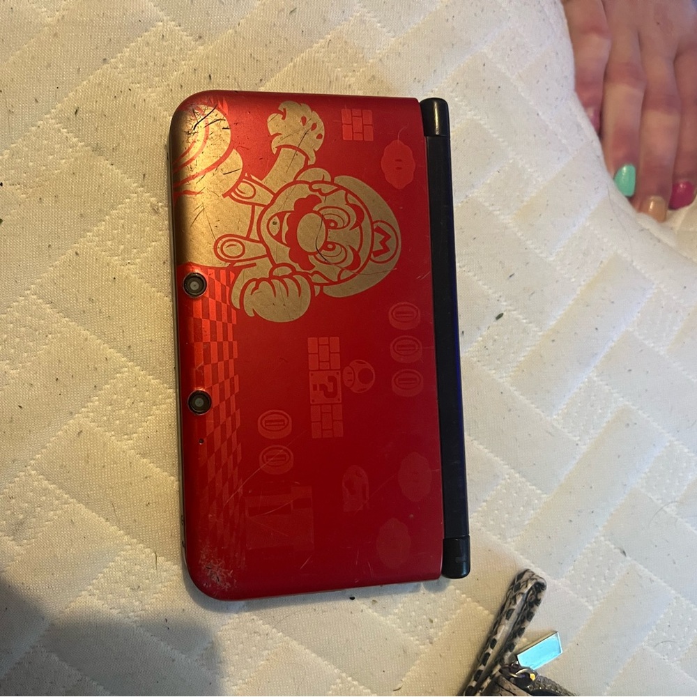 red special edition mario nintendo ds3 XL